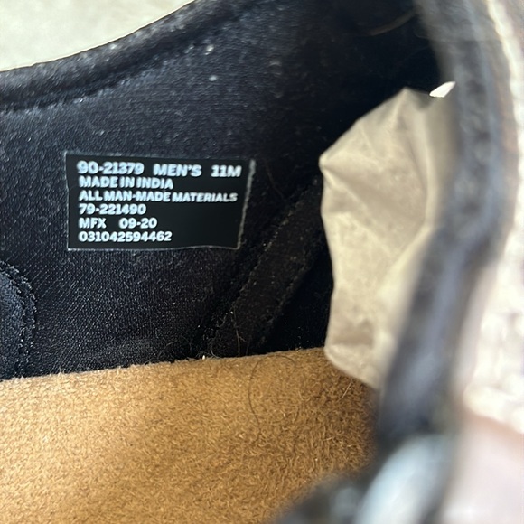 Men’s docker, memory foam sandals new never worn but the wrong size for a gift. - Picture 4 of 5